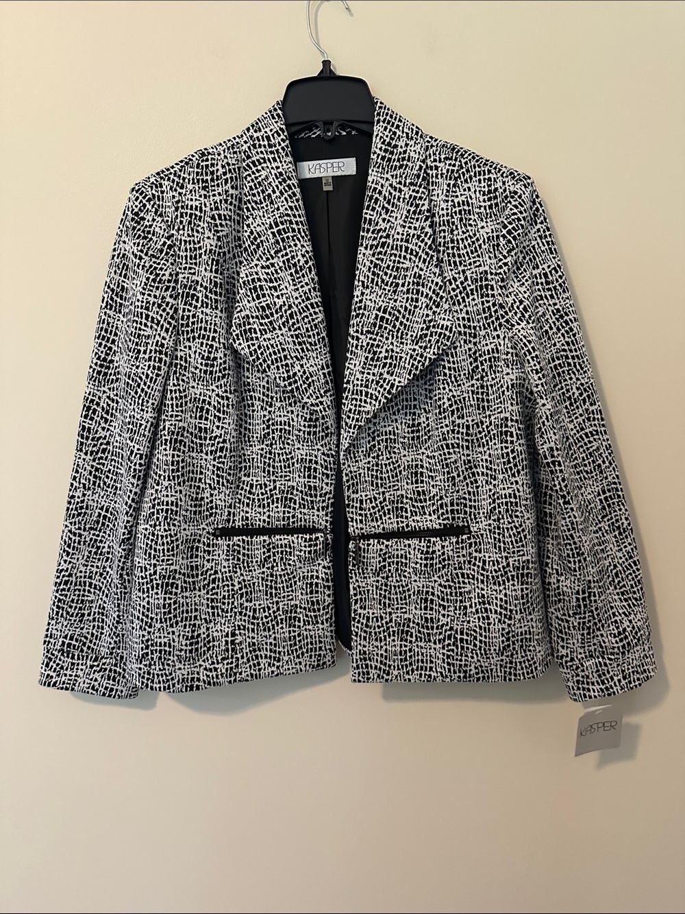 Kasper Black & White Textured Open-Front Blazer